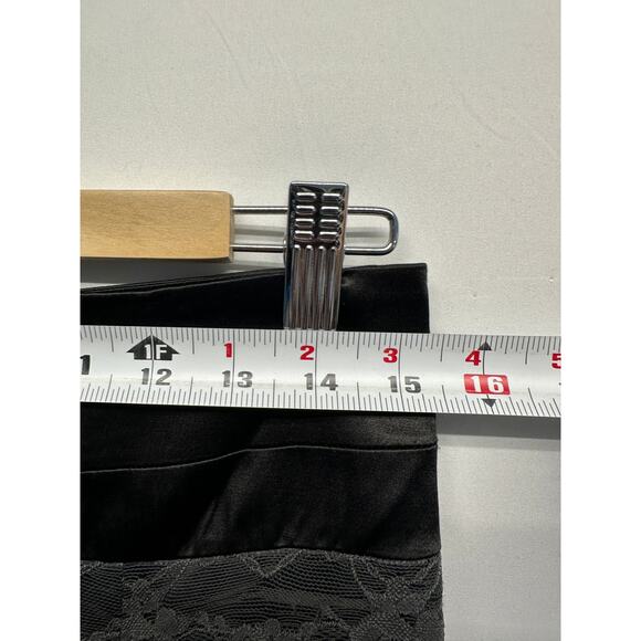 H&M Black Lace Pencil Skirt – Chic Romantic Y2K Officecore Whimsigoth - Picture 4 of 10